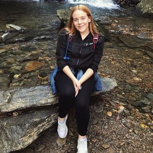 Meet your Posher, Emily